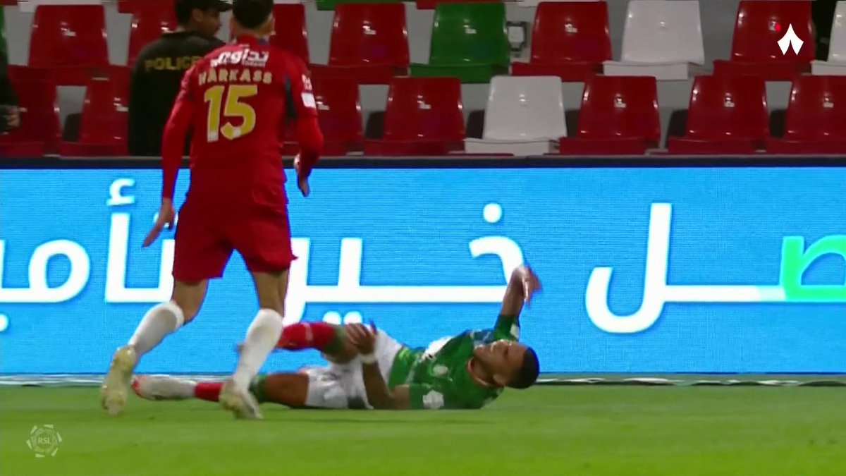 عصام عبدالفتاح لـ #في_المرمى: هناك ركلة جزاء "صحيحة" لـ #الاتفاق لم يحتسبها الحكم أمام #ضمك رغم أن المهاجم بالغ في السقوط لكن هناك خطأ لصالحه 📺 شاهدوا الحلقة الكاملة من هنا: