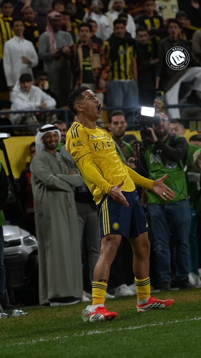 على خُطـى القائـد احتـفـل أنجيـلـو 🤩 بهـدفٍ من بـيـن الـقـدمـيـن 💛