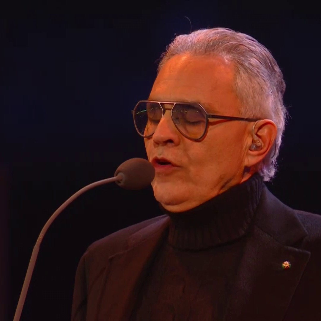 A voice made for moments like this 🤩 Andrea Bocelli lights up the Opening Ceremony at Milano Cortina 👏