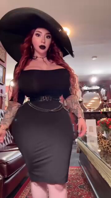 Rate the outfit that I wore to my friend’s birthday party🖤 theme: death to 20s 💀
