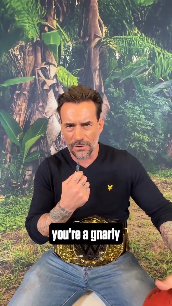 CM Punk knows a little something about the Bears-Packers rivalry 🏈 player/coach