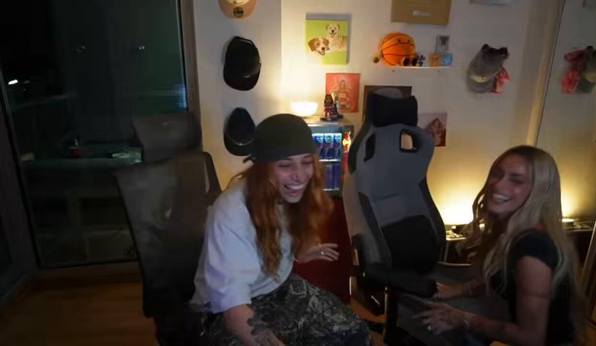 TINI junto a Luli González en su canal de Twitch