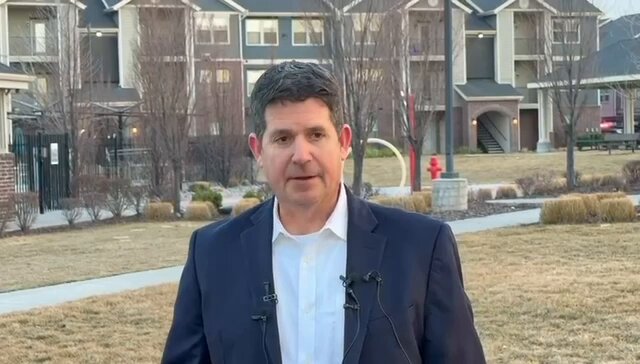 #UPDATE Three disabled men dìed from apparent carbon monoxide poisoning. A transport service driver left them in a running vehicle for 1-2 hrs while grabbing lunch at his home near Pinnacle Highbury Apartments (2730 S High Park Way). He returned to find them dėceased. Sam Johnson, Communications Director for WVC, advised police are investigating.