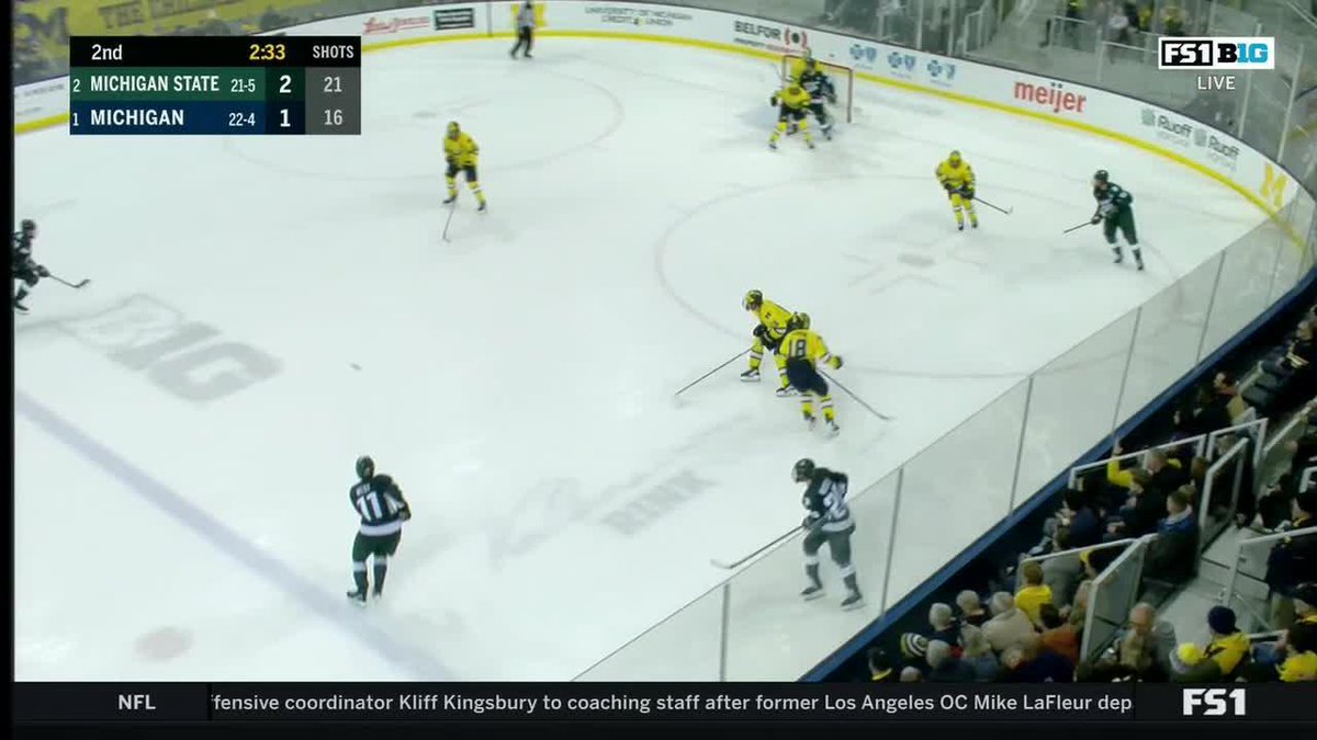 Owen West from the slot makes it 3-1 Spartans late in the second!