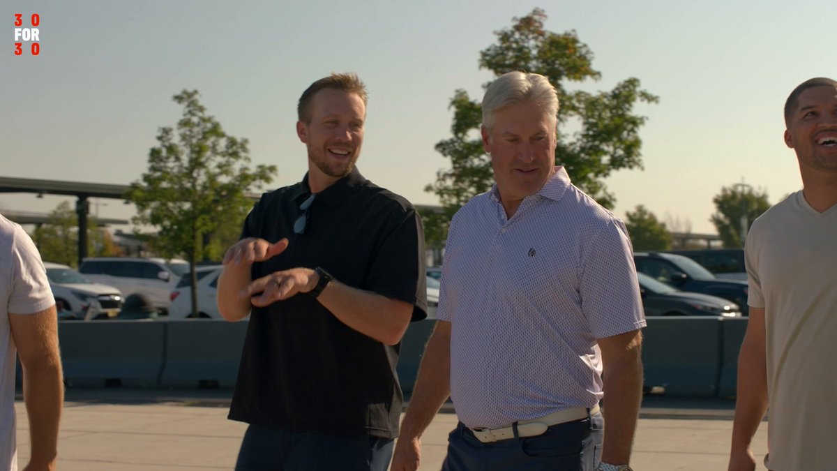 They had Carson Wentz’s lower body and Nick Foles’ upper body on one statue 😂 30 for 30: ‘The Philly Special’ on ESPN and the ESPN app NOW 🚨