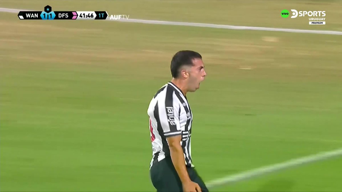 MONTEVIDEO WANDERERS IGUALÓ EL ENCUENTRO Luciano Cosentino cabeceó el centro de Jonathan Urretaviscaya y marcó el 1-1 ante Defensor Sporting. #LigaUruguayaEnDSPORTS 📺 Disponible en los canales 301 y 302
