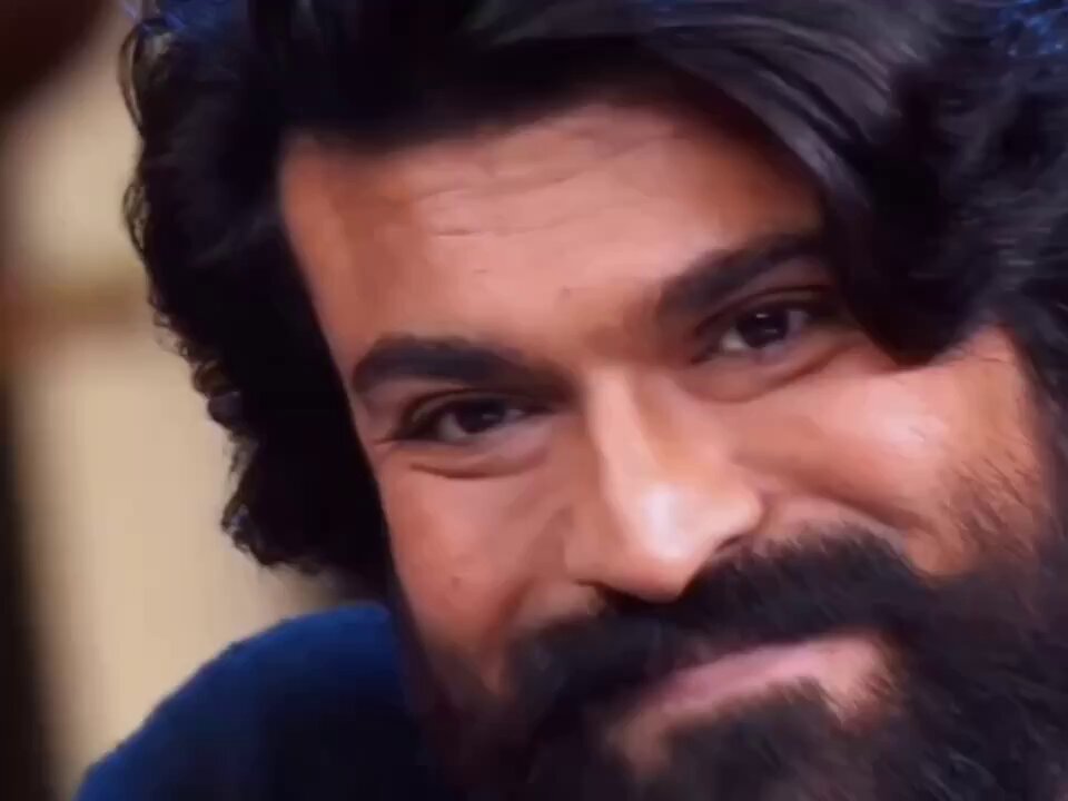 Evadu anna black magic cheyichara Enti ra 😓 sudden ga alla ella ra maripoyadu😭 Asalu a looks Enti a body Enti a voice lo base Enti motam ani ani poyayi #Prabhas ki 😞