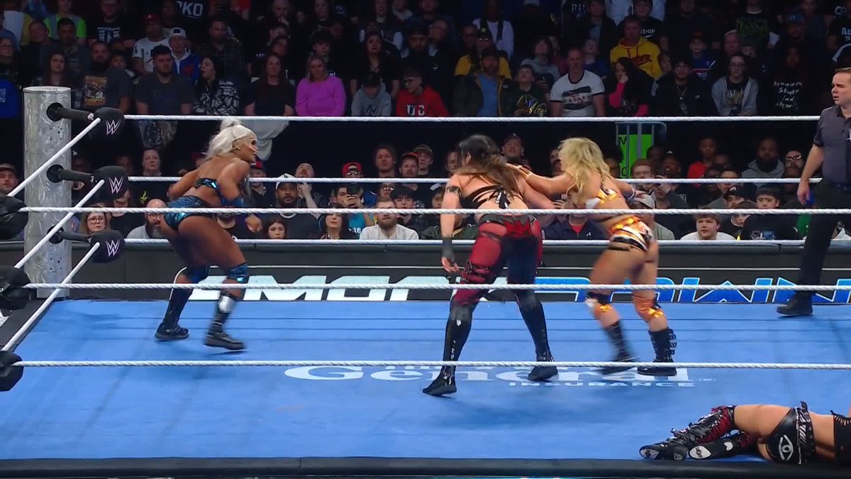 .Raquel didn't mean to do that, LIV Morgan! 😭