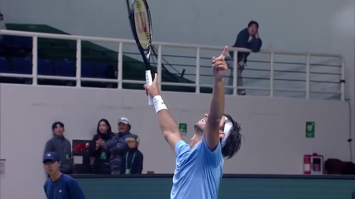 ARGENTINA ๐ฆ๐ท 1๏ธโฃ ๐๏ธ 0๏ธโฃ ๐ฐ๐ท COREA DEL SUR Thiago Tirante derrotรณ a Hyeon Chung por 2-6, 7-5 y 7-6 (5), y le dio el primer punto al equipo argentino en la Copa Davis. ยกTremendo debut! ๐
