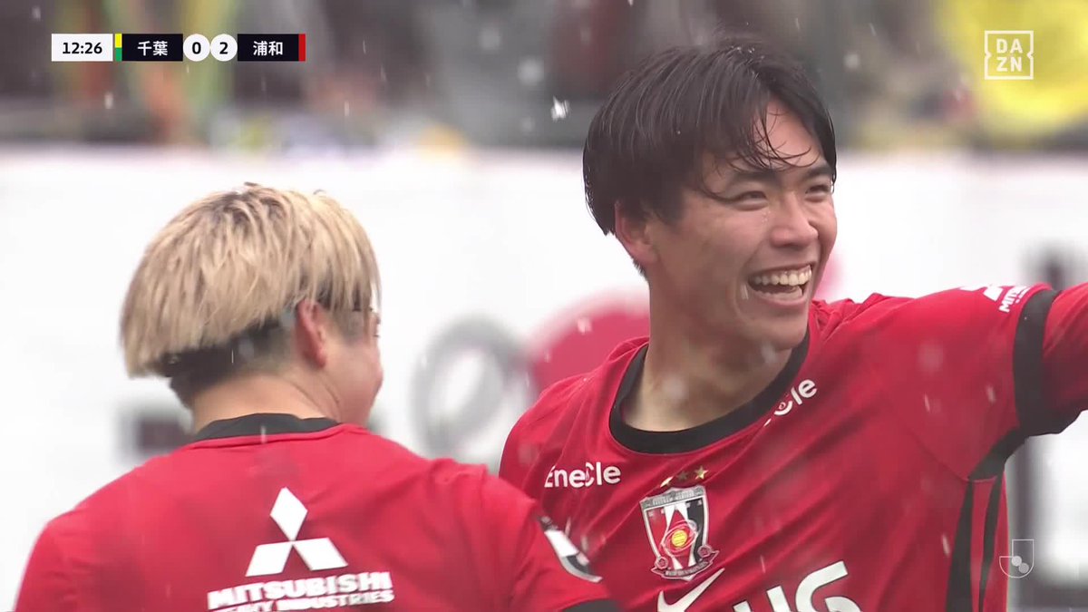 浦和のワンダーボーイ♦️ 松尾のシュートのこぼれ球を ルーキー・肥田野蓮治が狙っていた！ オリジナル10対決は浦和が2点リード✅ 🏆 明治安田J1百年構想リーグ 🆚千葉×浦和 📱DAZN ライブ配信中 #Jリーグ だったらDAZN #Jリーグ開幕