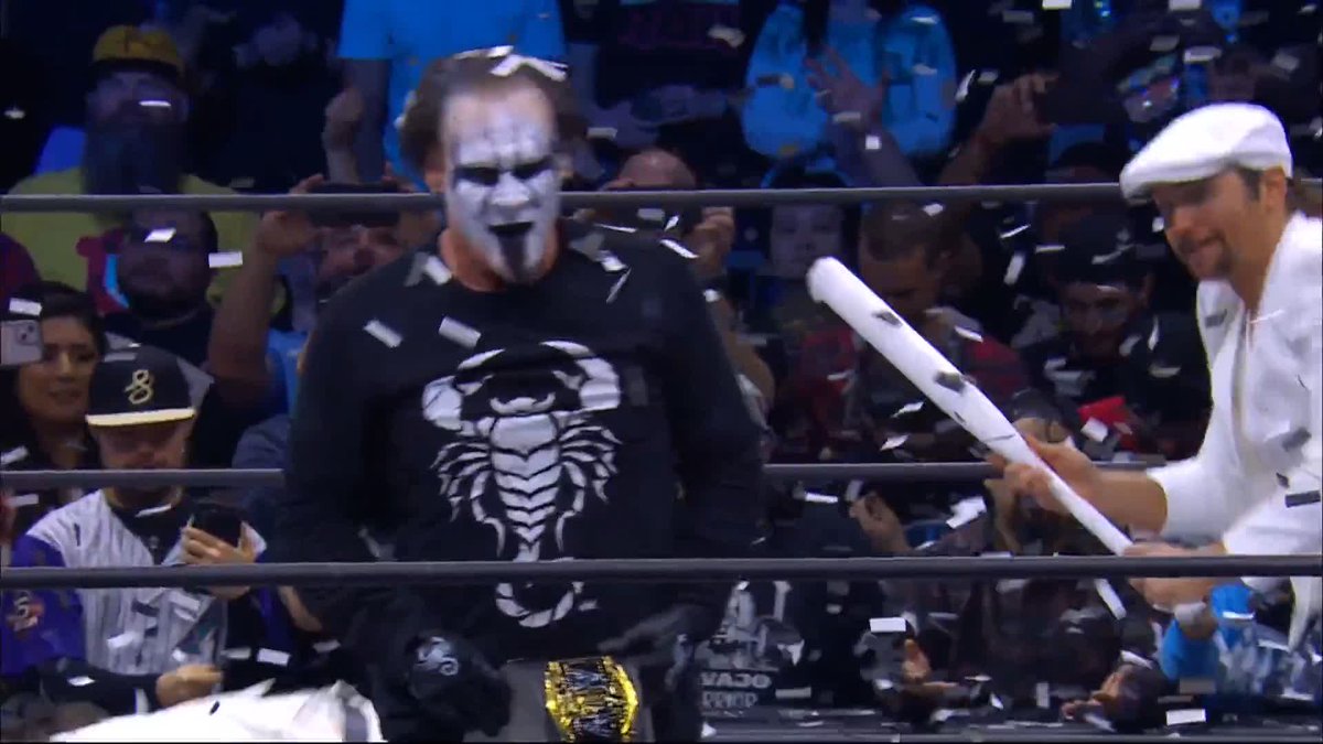 Post-match, Young Bucks crashed the party and attacked Darby, Sting and his sons with baseball bats. Giving them EVP Triggers with blood all over their suits. SUCH AN AMAZING ANGLE.
