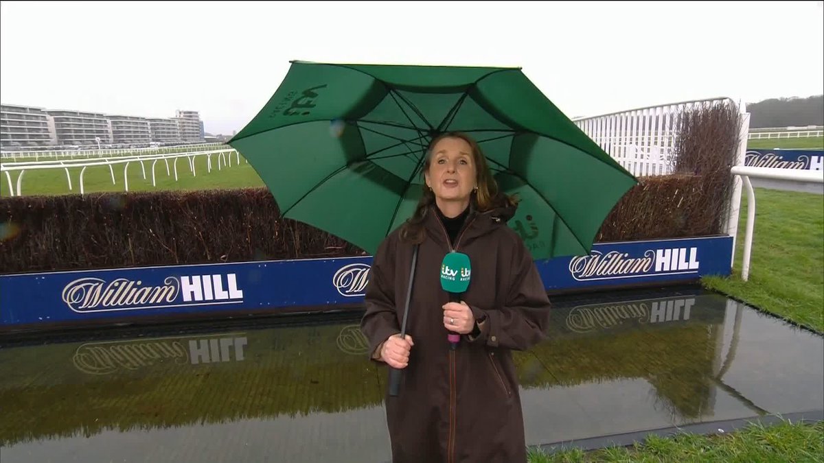 We are LIVE NOW on ITV4 or the ITV Racing YouTube channel for The Opening Show 🎥 #ITVRacing | Newbury Racecourse | Warwick Racecourse