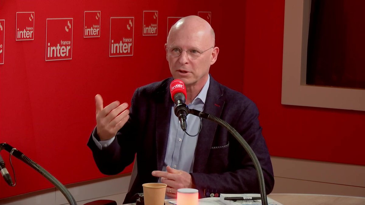Faut-il alléger les journées scolaires et raccourcir les grandes vacances ? Débat relancé par Emmanuel Macron Stanislas Dehaene, professeur au Collège de France plaide sur France Inter pour un bon sommeil