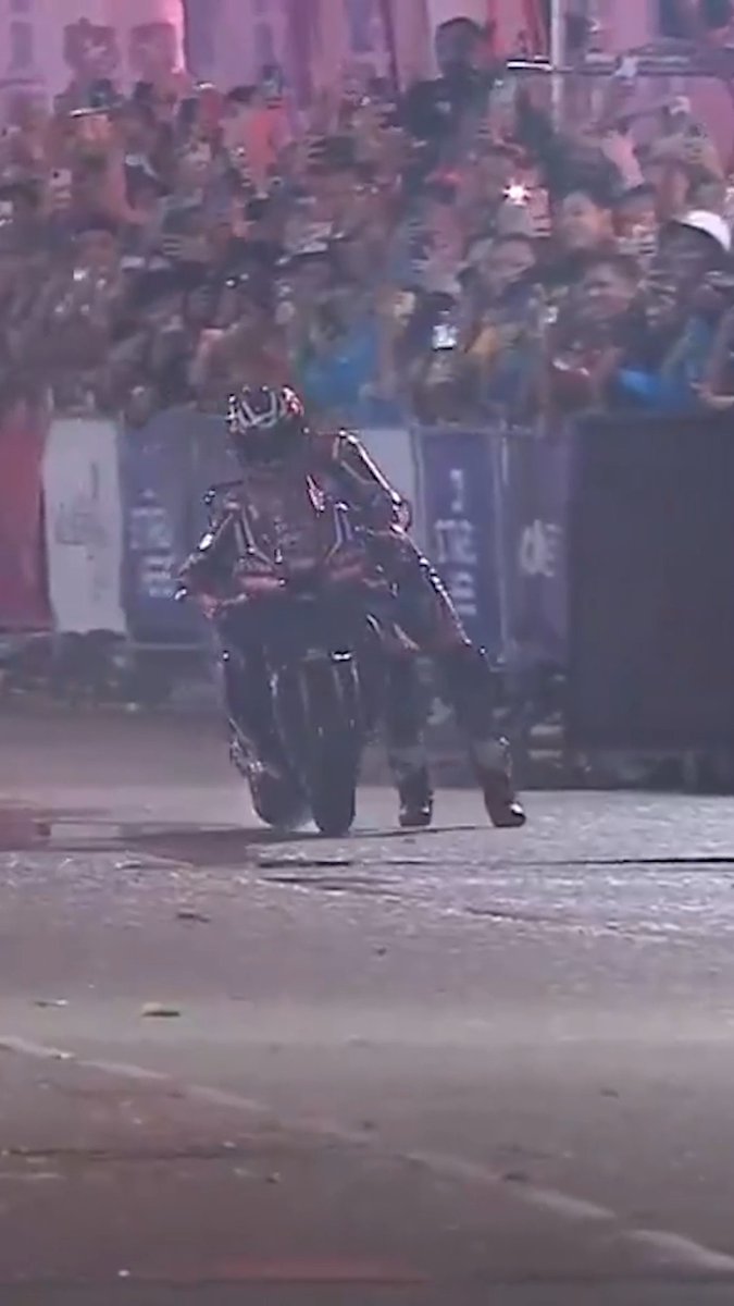 Well, that's one way of making an entrance 😂 Miller and Toprak are going to have some fun this year 🙌 #MotoGP #MotoGPLaunch