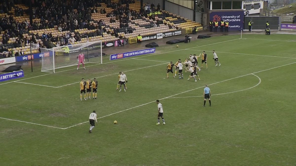 Ethon Archer bends his free-kick right into the top corner 🎯