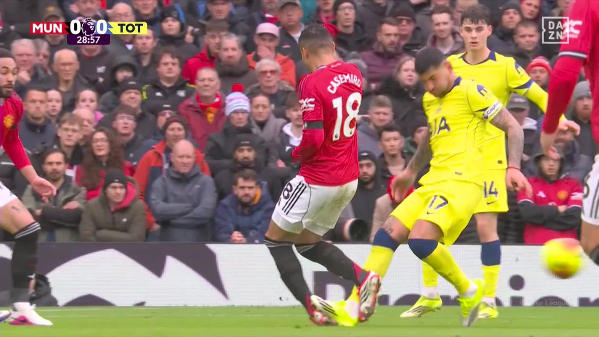 LA EXPULSIÓN DE 'CUTI' ROMERO 🟥 Roja directa por la durísima entrada a Casemiro 👀 #PremierLeagueDAZN ⚽️🏴󠁧󠁢󠁥󠁮󠁧󠁿