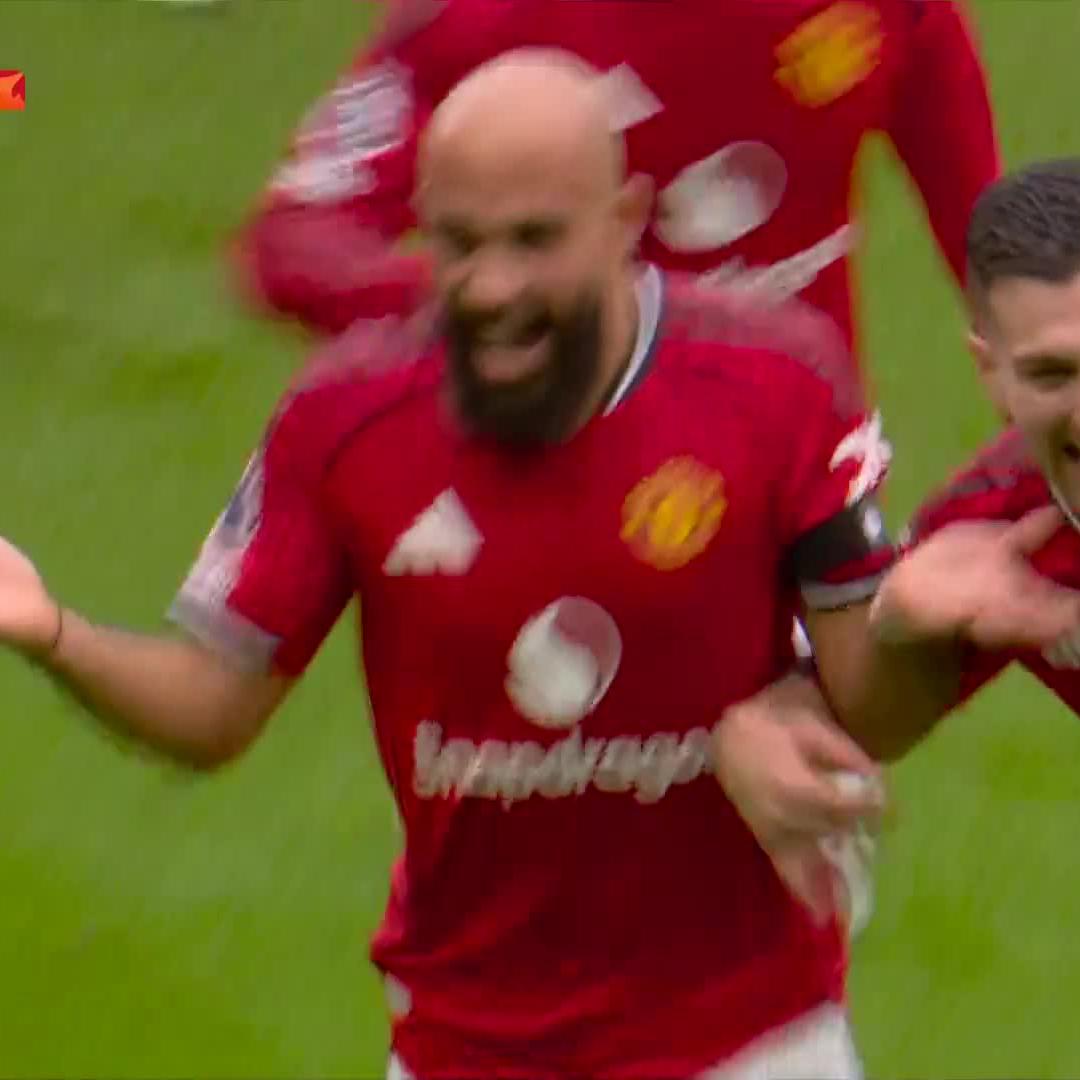 The Red Devil's renaissance is gathering pace 😏🔴 Bryan Mbeumo opens the scoring with something off the training ground 🧠 📺 Stream #MUNTOT on DStv: #SSFootball | @Discovery_SA