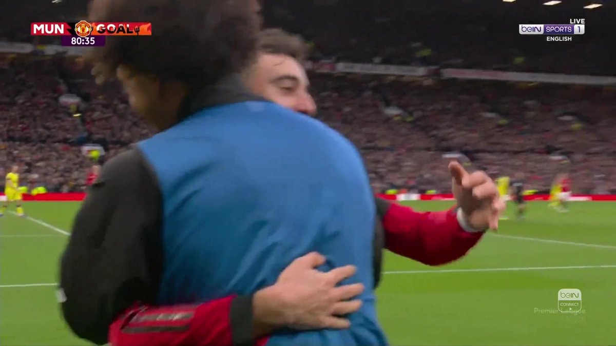 GOAL! Bruno Fernandes with the knockout blow to surely seal all three points for Manchester United 👹 #beINPL #MUNTOT #MUFC