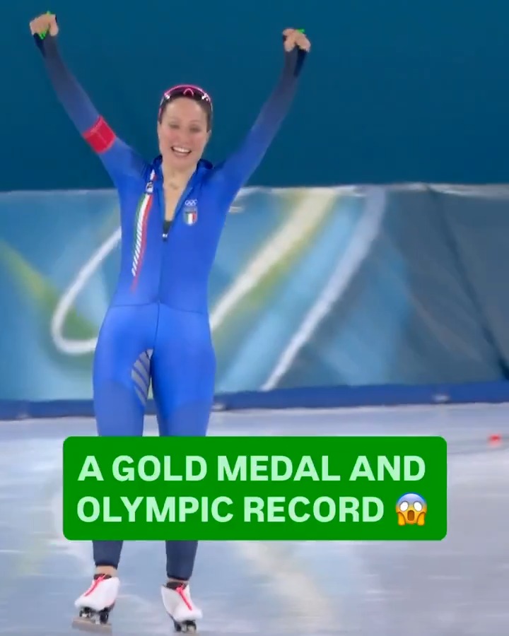 Italy's Francesca Lollobrigida wins gold in the women's 3000m with an Olympic record in front of the home crowd. 🇮🇹