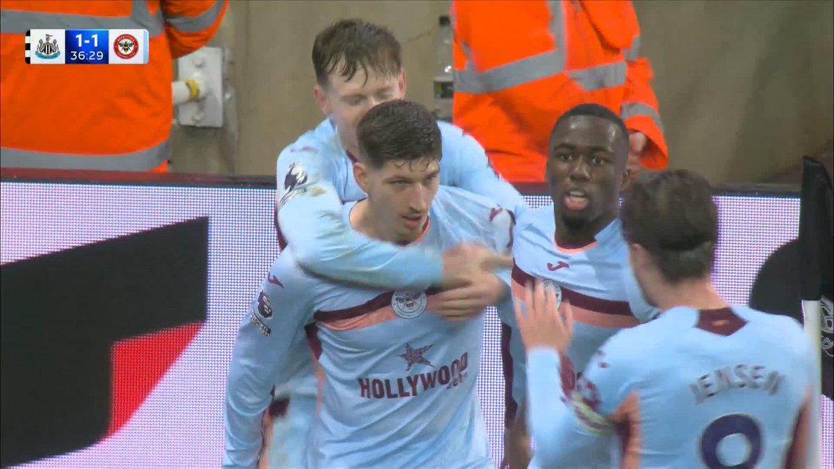 Vitaly Janelt heads Brentford level at St James' Park! How about that cross from Dango Outtara ๐ฎโ๐จ