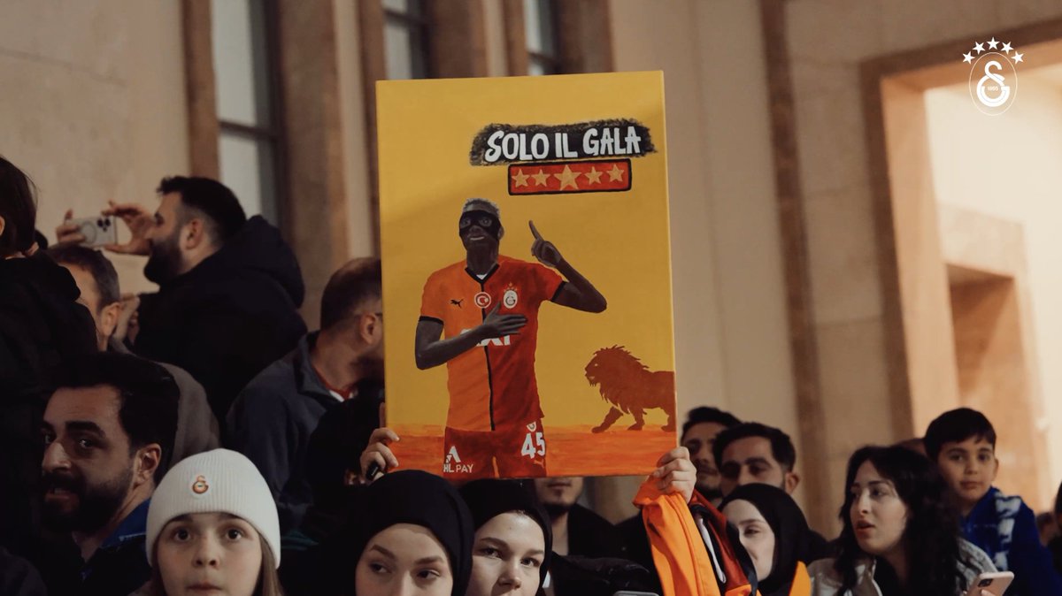 🗣️ “Seviyoruz seni, canıgönülden!” 🦁 Büyük Galatasaray taraftarından takımımıza Rize’de muhteşem karşılama! 🙌 #RİZvGS