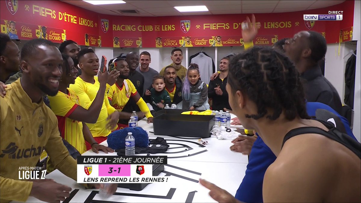 [📺 LIVE] 🇫🇷 #Ligue1McDonalds ⭐ C'est la fête dans le vestiaire lensois après la victoire 3-1 face à Rennes ! #beINLigue1 #RCLSRFC