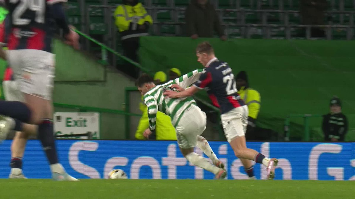 "I think Dundee have maybe got away with one there" 👀 Mulgrew Pitch to Par and Tony Docherty share their thoughts on Celtic's first half penalty appeal 🗣️ #ScottishCup