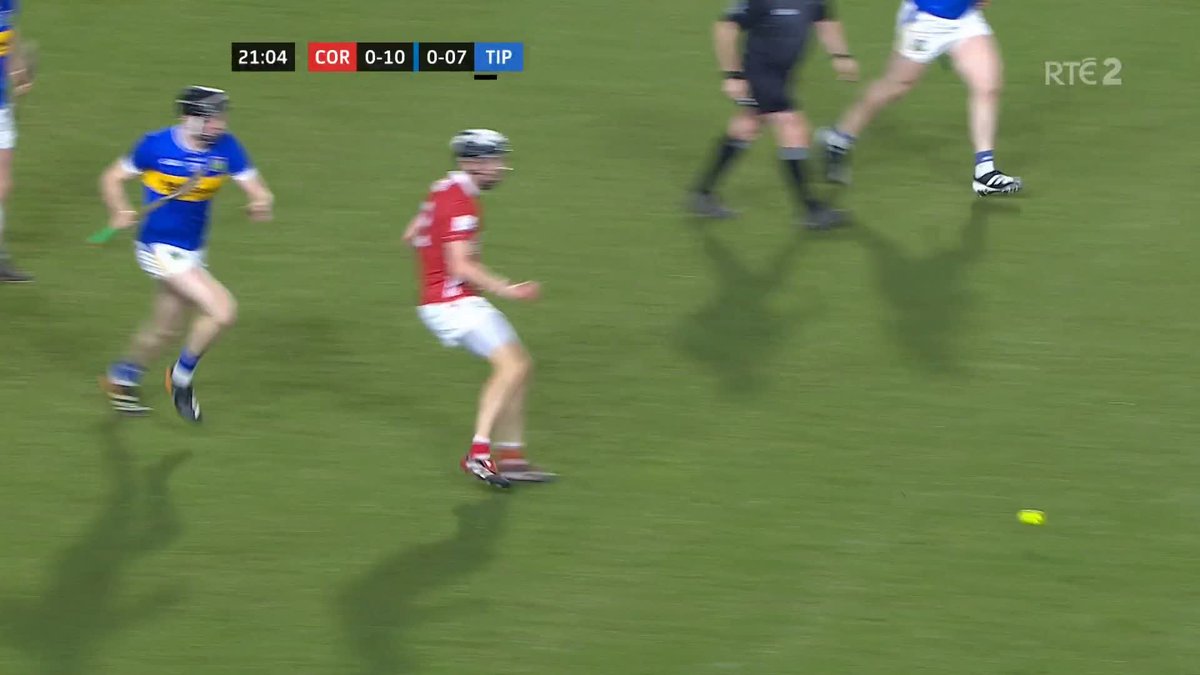 22mins: COR 0-10 TIP 0-08 An out of this world score from Willie Connors to get Tipp back within two, crucial when they are down to 14 men. 📺@rte2 and @rteplayer 💻
