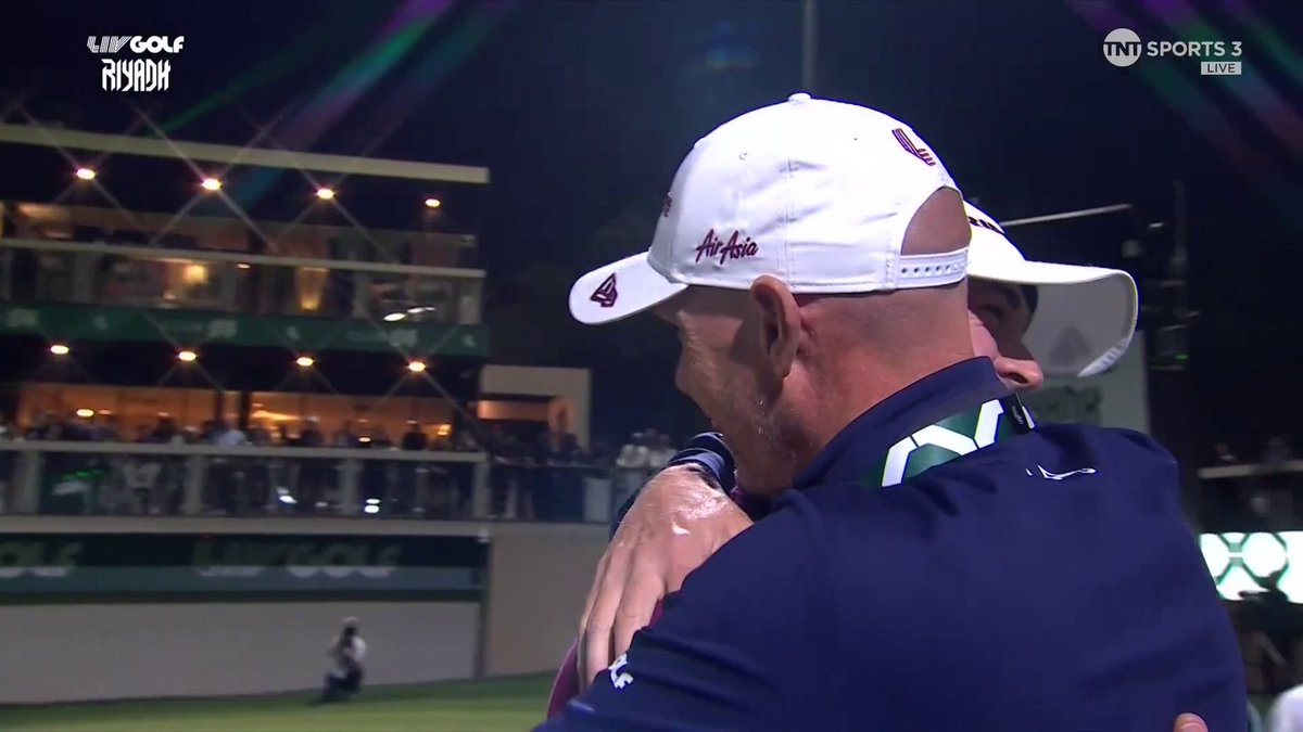 Can’t help falling in love… with a debut win. 🫶 Elvis Smylie wins on his LIV Golf debut and is the #LIVGolfRiyadh champion! 🏆