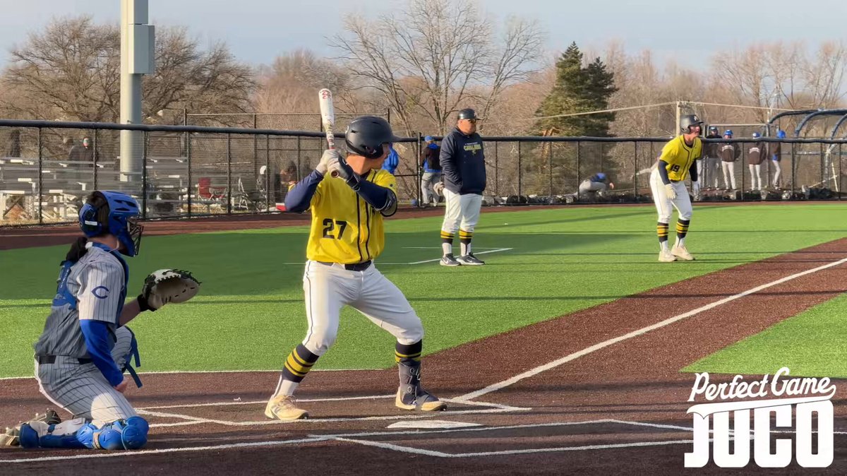 Boston Bruce | SO | C Cavalier Baseball Swing on a 2 RBI double to LF. 1 of 2 XBH this game. One of KS jucos top pure hitters. Hit .373 with 11 XBH and a 35/13 BB/K as a FR. Uncommitted Sophomore. #PGJC | Boston Bruce