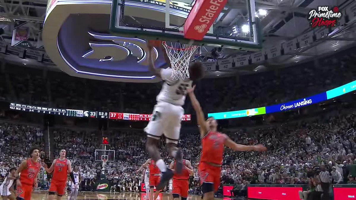 This was ridiculous! 😱 Jeremy Fears Jr. connects with Coen Carr on the long Michigan State Men's Basketball reverse alley-oop. 📺: FOX