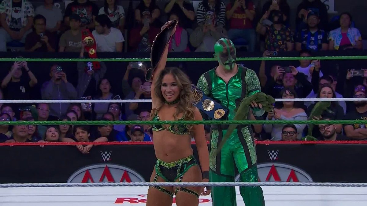 #ANDNEW Valerie Loureda and Mr. Iguana are the NEW AAA World Mixed Tag Team Champions! 🏆