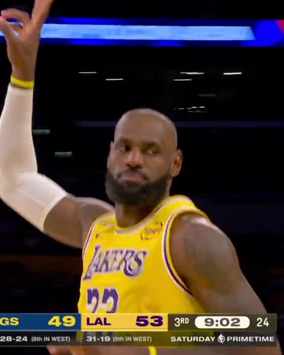 12 POINTS IN THREE MINUTES FOR KING JAMES 👑