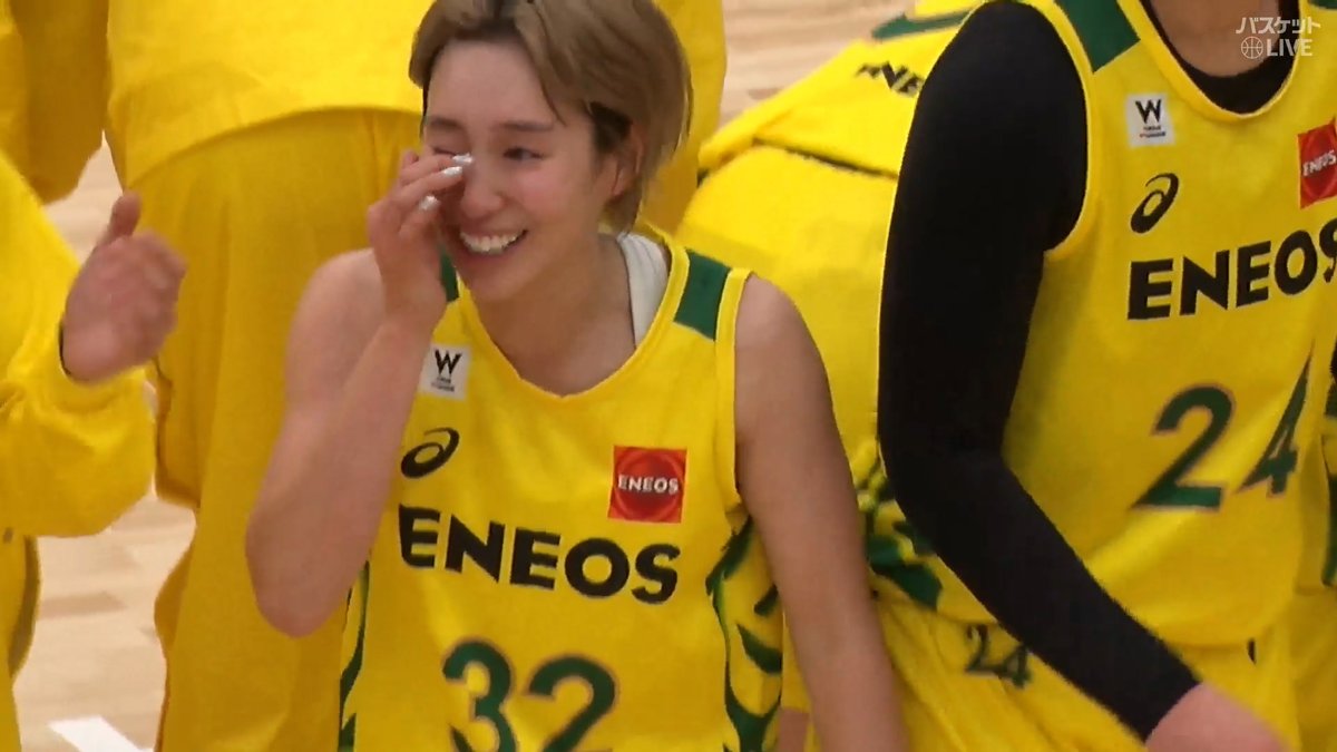 ✨ENEOS一筋✨ #宮崎早織 Wリーグラストマッチを勝利で飾る🎊 チームメイトや元ENEOS #宮澤夕貴 の労いに涙🥲 #ENEOS 🆚 #富士通 🏀大樹生命 #Wリーグ🏀 第14週｜GAME2 #バスケットLIVE ライブ/見逃し配信中📡 #みようよWリーグ W LEAGUE（Wリーグ） ENEOSサンフラワーズ🌻ENEOS Sunflowers【公式】