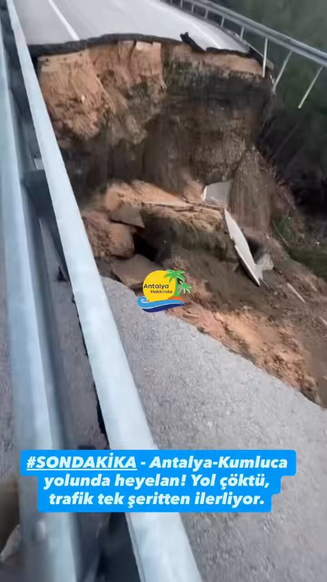 Antalya-Kumluca karayolunda meydana gelen heyelan nedeniyle yolun bir bölümünde çökme oluştu. Trafik tek şeritten ilerliyor.