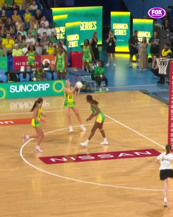 Shanice Beckford just gets "eaten alive" by Jo Weston. 🥶 📺 Watch the Diamonds vs Jamaica on ch.505 or stream on Kayo: ✍️ BLOG 🔢 MATCH CENTRE