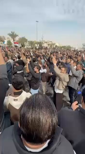 من السوق للشارع… نار الغضب اشتعلت تجّار العراق طفح الكيل بيهم قرارات تخنق الرزق وتكسر الظهر وبيوت مهددة بلقمة عيشها #العراق_أولا #العراق_بصورة_أوضح #العراق