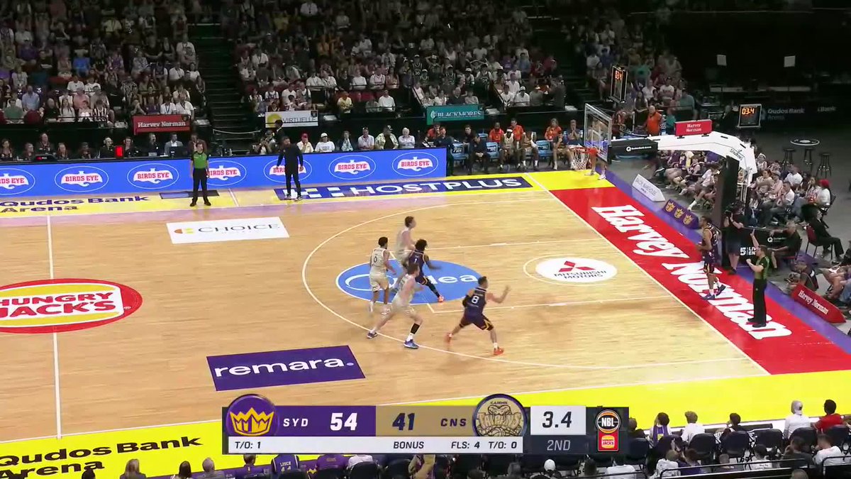 今季の🇦🇺NBLハイライト見ていたら、元千葉Jのゼイビア・クックスがとんでもないハーフコートブザビ決めていた🤯