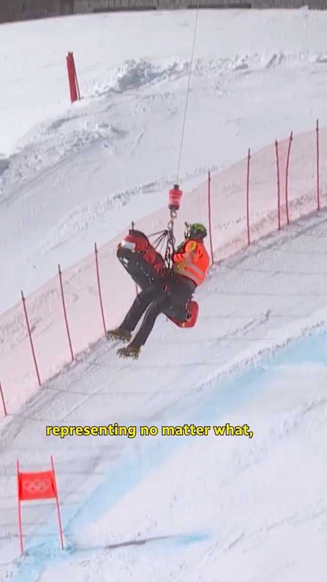 American skier Lindsey Vonn airlifted from the course after a horrific crash during the Olympic women’s downhill #MilanoCortina2026