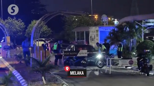 A 21-year-old female university student endured a terrifying ordeal after she was chased by a knife-wielding man at the parking bay of a shopping mall in Taman Lagenda in what Melaka police have described as a random attack on a shopper. Read more at