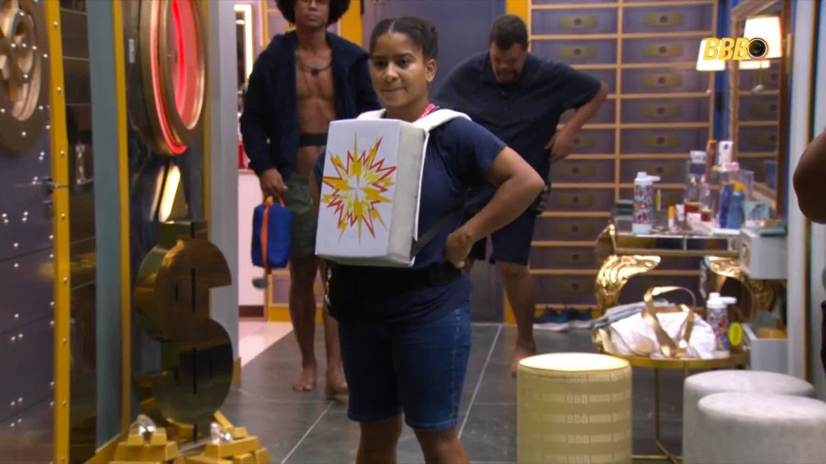 Anúncio de Bab Bunny no Super Bowl, no telão da casa do #BBB26.