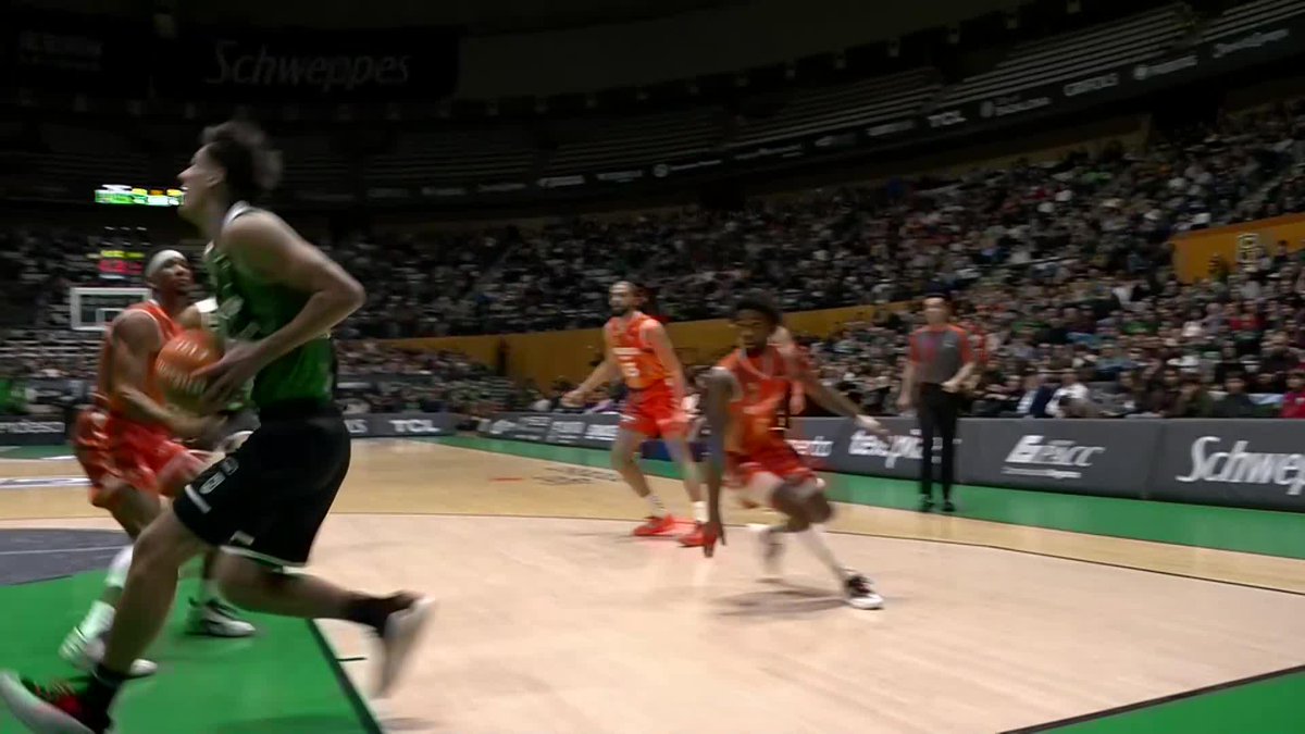 Debutar en #LigaEndesa y estrenarte con esta canasta es de tener muuuuucho talento DIEGO NIEBLA 💥 📺 DAZN España | Club Joventut Badalona | Liga U