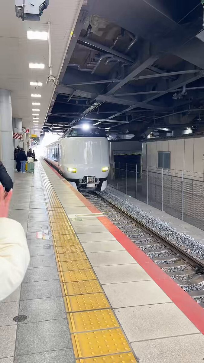 大阪から電車で1本 城崎温泉グルメ3選！ 📍Chaya 兵庫県豊岡市城崎町湯島６４２ 温泉たまご体験300円 たまご1個50円 📍城崎ロープウェイ 往復大人1,200円小人600円 📍みはらしテラスカフェ 珈琲レギュラー480円 ホットドッグ780円 📍氷とカニ 兵庫県豊岡市城崎町湯島９４ 蟹甲羅焼きビールセット2150円
