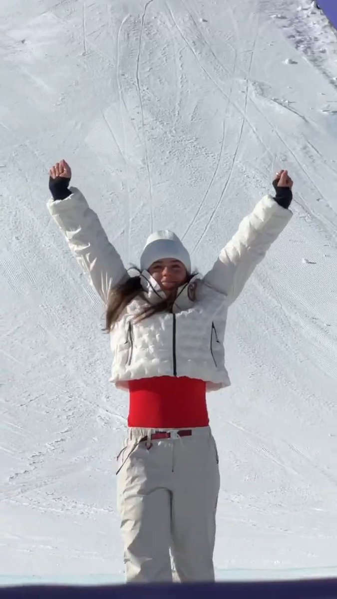 That’s our girl. 🥹 Breezy Johnson accepts Olympic gold in the women’s downhill at the #WinterOlympics.