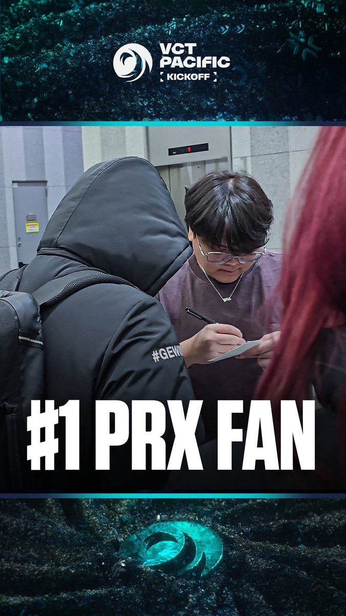 Who is this mysterious fan lining up for d4v41...? 🧐