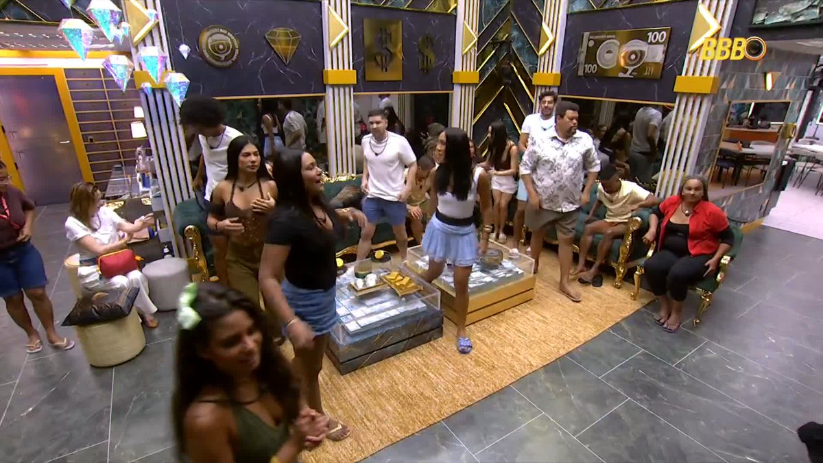 SIM, SIM, SIM! hoje é dia de Super Bowl LX na minha telinha e meus brothers vão mostrar o que sabem sobre futebol americano e Bad Bunny! #BBB26 #RedeBBB #BadBunnyNaGlobo #NFLnaGlobo