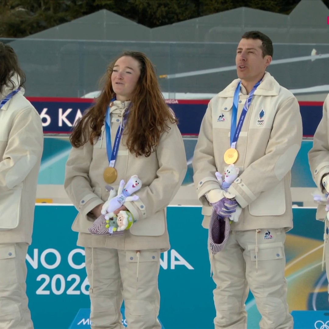 La première 𝐌𝐚𝐫𝐬𝐞𝐢𝐥𝐥𝐚𝐢𝐬𝐞 🇫🇷 de ces Jeux pour la France championne olympique du relais mixte ❤️ Les Jeux Olympiques de #MilanoCortina2026, c'est en intégralité sur Eurosport et HBO Max