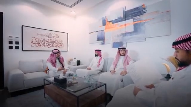 #أثر_جامعة_المجمعة | عبدالعزيز وسعد… من مقاعد الدراسة في قسم القانون إلى تأسيس مكتب محاماة. اختارا ألا ينتظرا الفرصة، بل يصنعاها بأنفسهما. هكذا يتحول العلم إلى ممارسة والطموح إلى أثر.