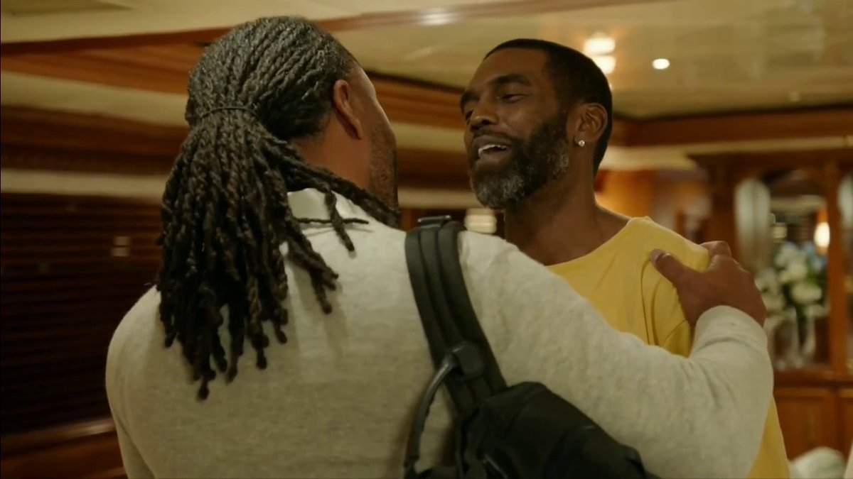 Randy Moss was there to welcome Larry Fitzgerald into the Hall of Fame 🥺 "Gonna be in the same building with you, for life." —Larry Fitzgerald
