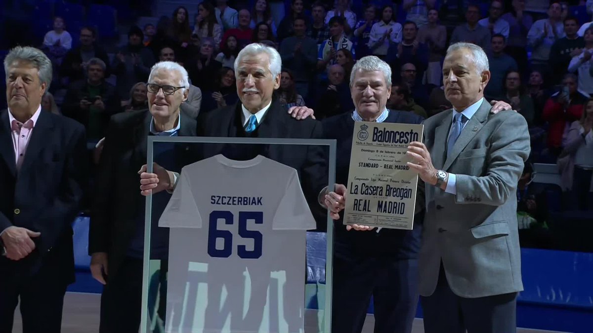 👏 El homenaje del Real Madrid Basket y su afición a la figura de 𝐖𝐚𝐥𝐭𝐞𝐫 𝐒𝐳𝐜𝐳𝐞𝐫𝐛𝐢𝐚𝐤 Se cumplen 50 años de su récord de los 65 puntos